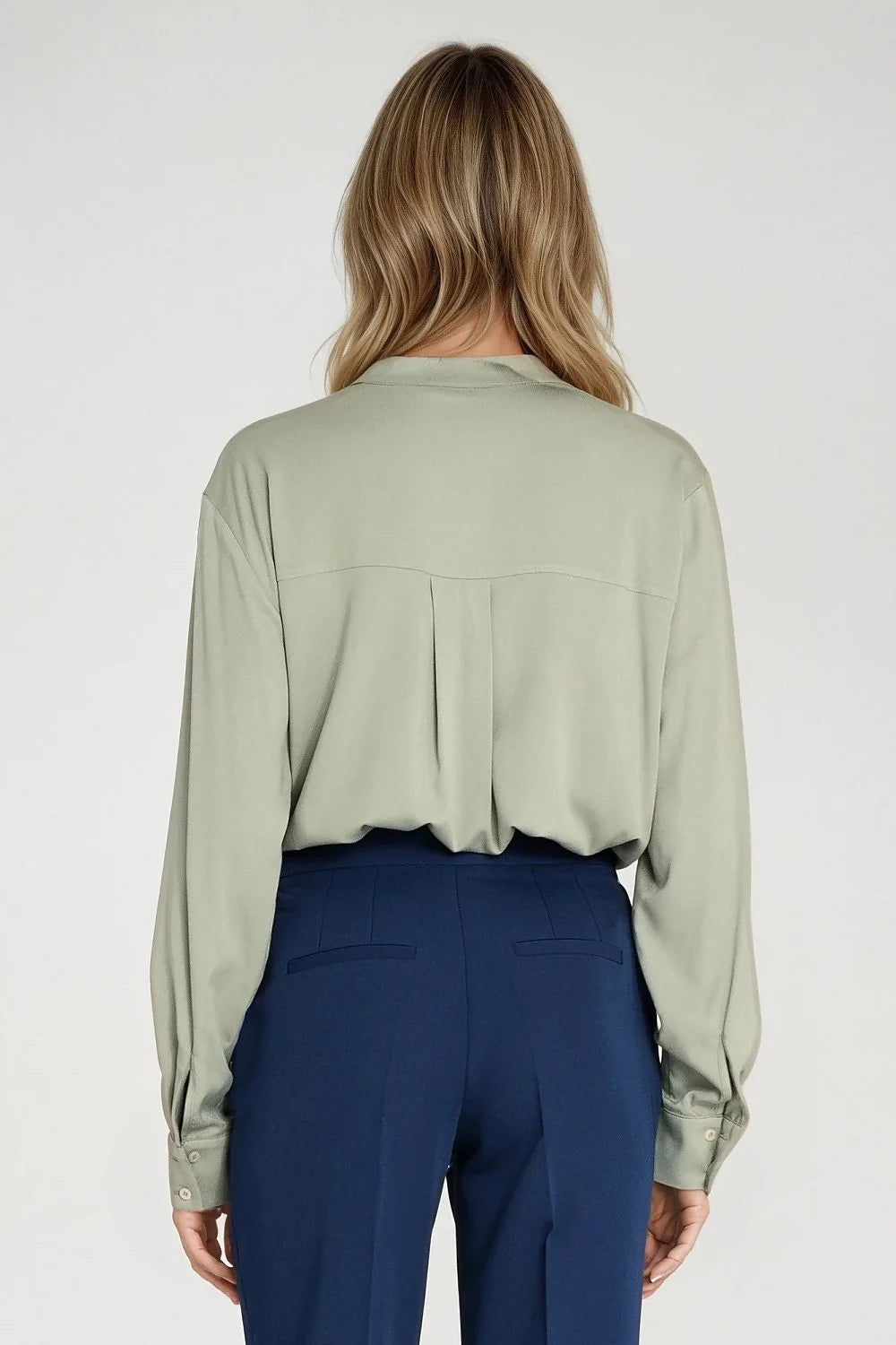 chemise oversize femme viscose légère col mandarin montant manches longues poignets boutonnés boutonnage cachée minimaliste élégant vert sauge