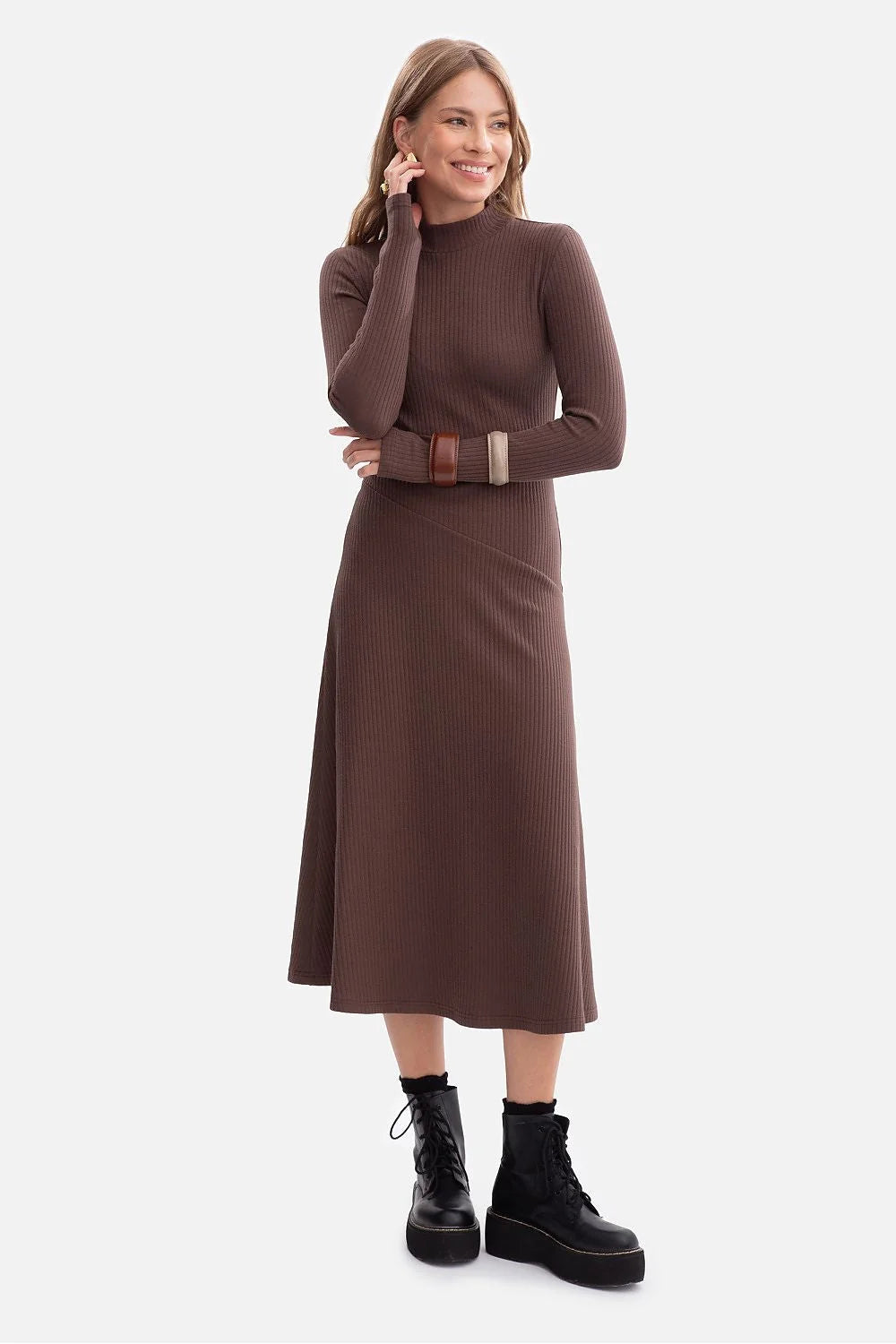 robe midi femme maille côtelée marron chocolat col montant manches longues ajustée jupe évasée extensible confortable minimaliste automne
