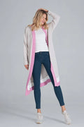 Cardigan long oversize femme maille douce beige bordures rose blanc décontracté cocooning moderne chic casual