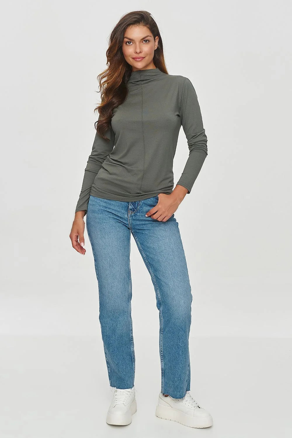 Chemisier Makadamia viscose manches longues col roulé coupe ajustée occasionnels décontractés et formels vert olive femme