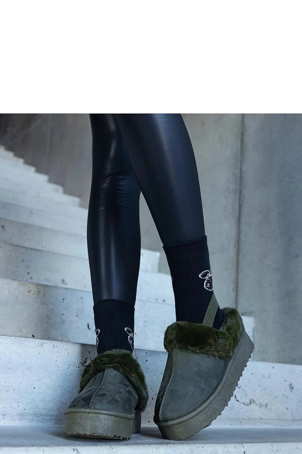 Bottines de neige Solea pour femmes, design moderne, fourrure synthétique, couleur verte olive, semelle épaisse, confort hiver, style casual chic