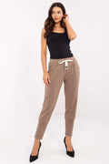 Pantalon survêtement tendance femme viscose élasthanne taille haute beige taupe poches latérales cordon serrage métal confortable polyvalent