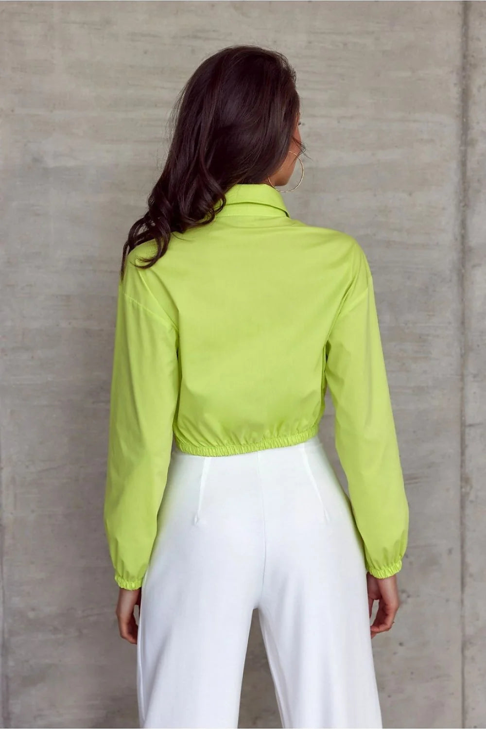 Chemise manche longue Roco Fashion vert lime, coupe raccourcie, col classique, élastique taille, tissu qualité, style moderne, femme