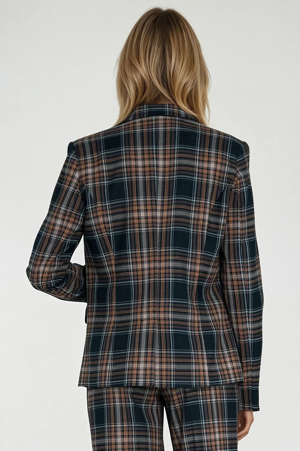 blazer femme cintré tailleur carreaux bleu marine col cranté épaulettes manches longues poche rabat bouton unique doublée tissu structuré