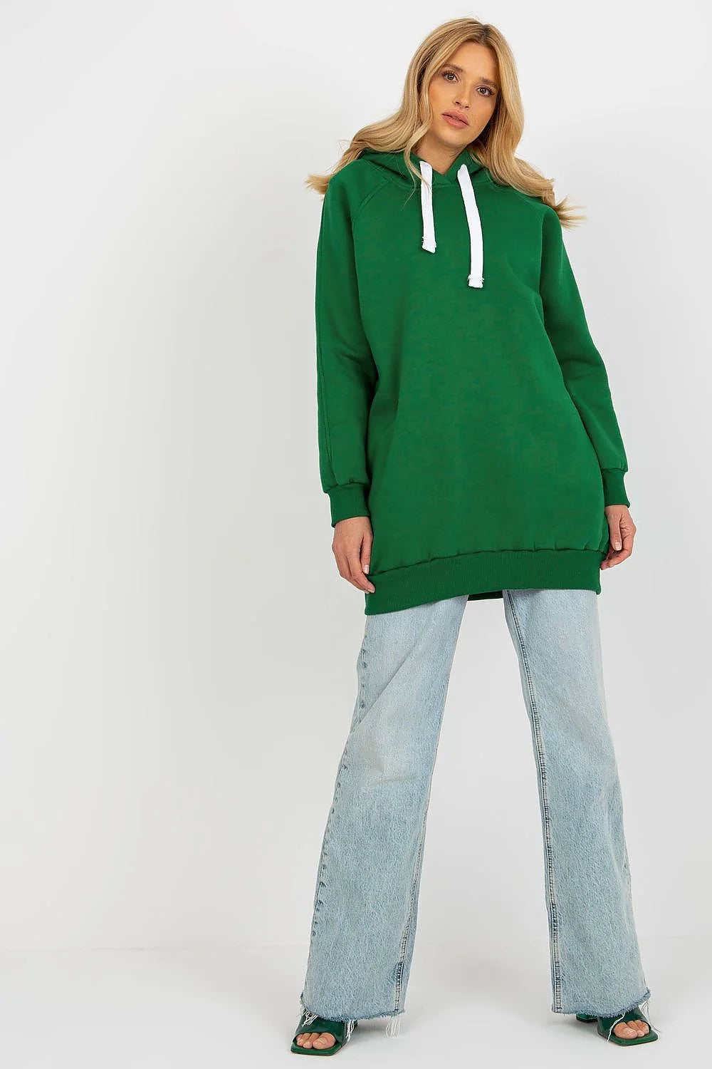 sweatshirt long femme chaud doublure molletonnée coton polyester capuche cordon poches latérales discrètes coupe allongée minimaliste polyvalent confortable décontracté