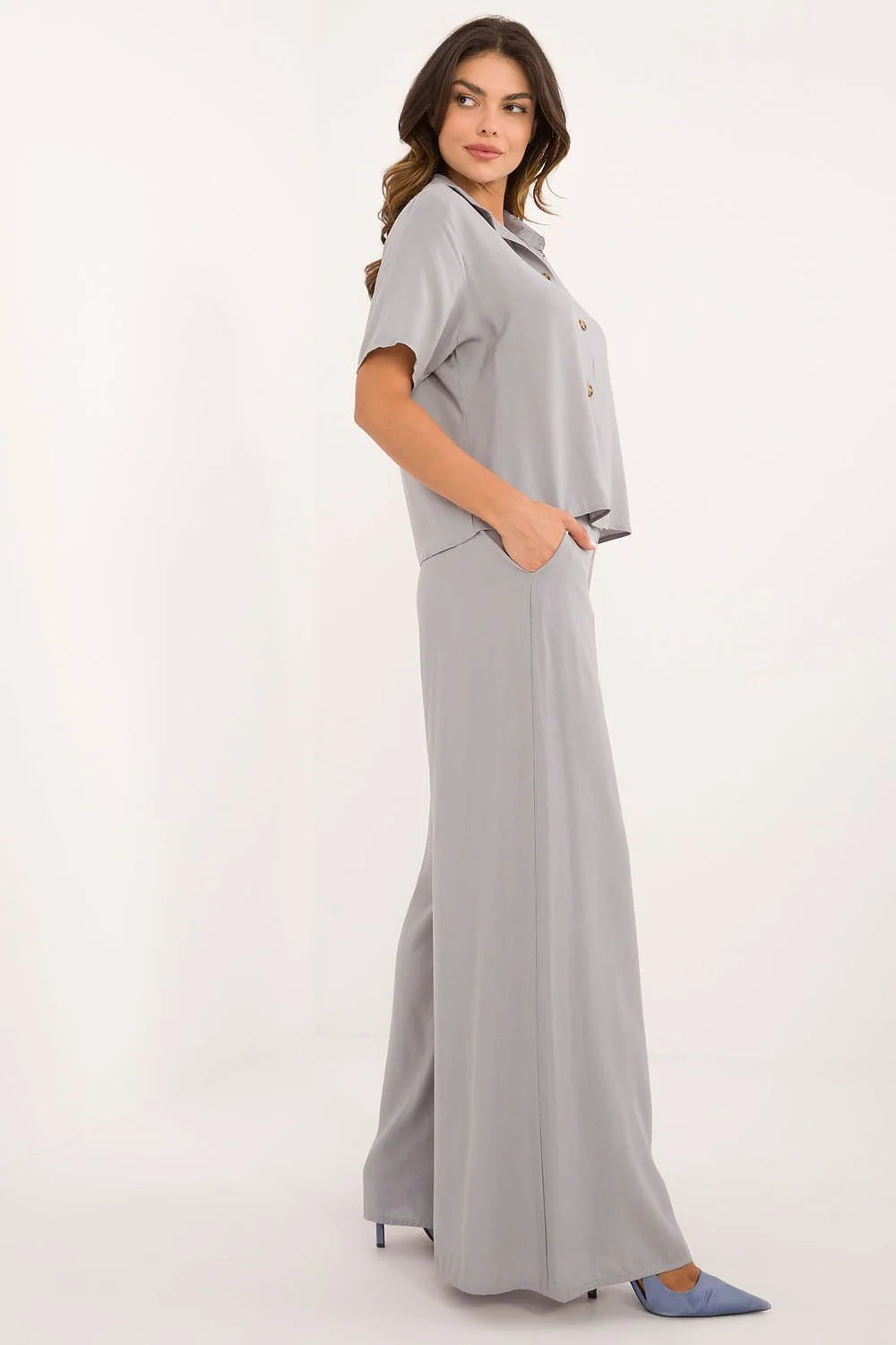 ensemble lakerta chemise manches courtes col classique pantalon taille haute coupe fluide viscosé gris perle femme