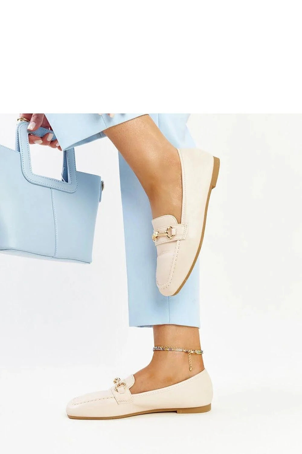 Mocassins pour femmes design moderne élégant couleur beige clair matériaux haute qualité confort durabilité