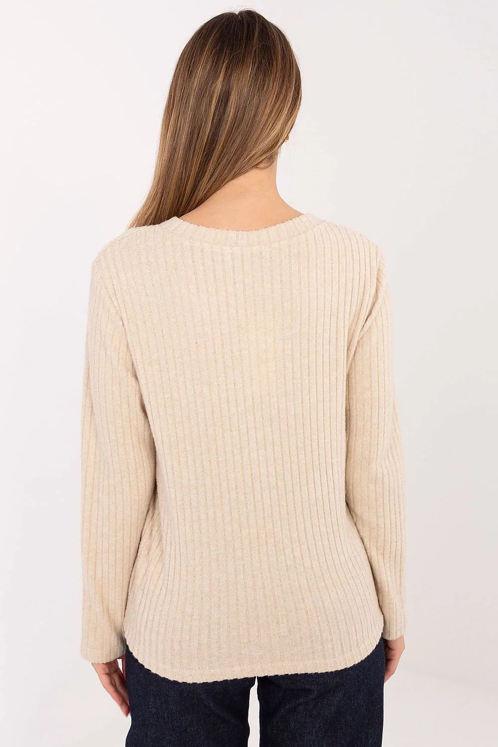 pull femme col V maille côtelée beige crème manches longues coupe décontractée doux coton élasthanne ajusté polyvalent intemporel