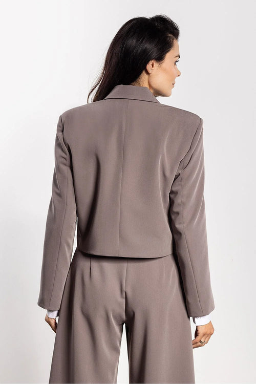 blazer cropped double boutonnage revers crantés coupe courte cintrée manches longues tissu structuré effet laine légère taupe chaud contemporain élégant