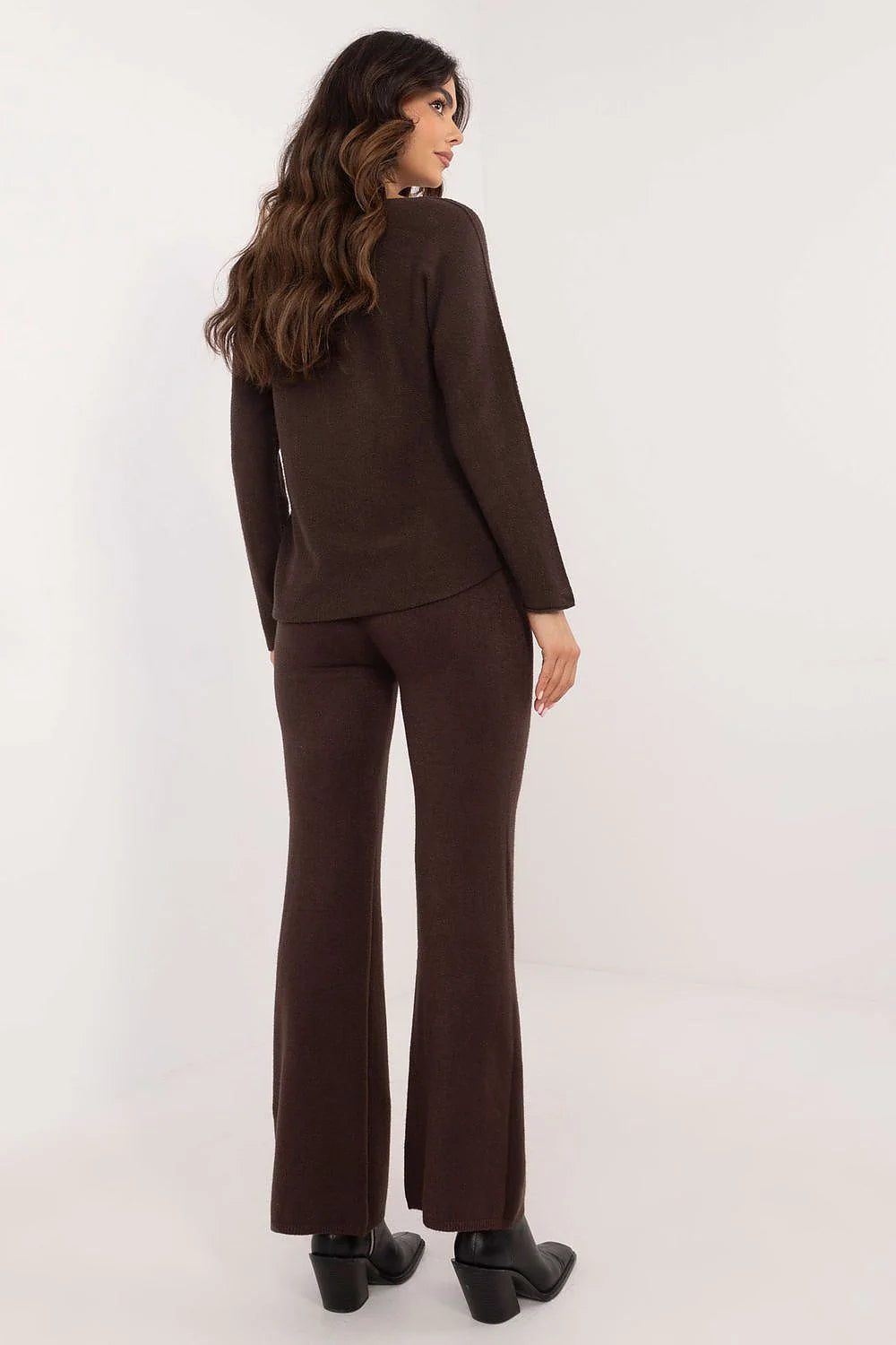 ensemble décontracté femme pull pantalon doux viscose polyester nylon confortable durable classique col rond manches longues taille haute jambes larges