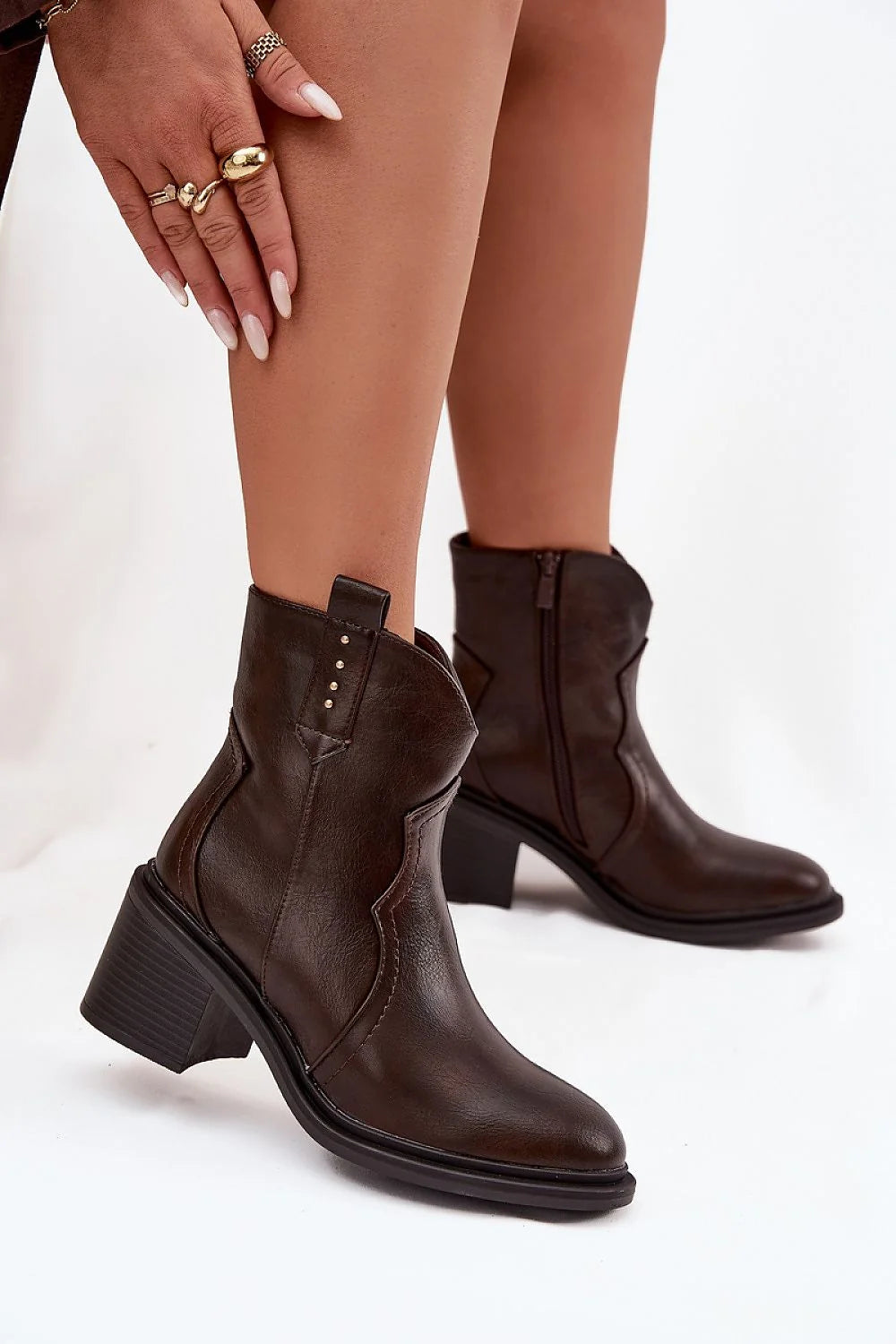 bottines femme cowboy western similicuir marron foncé cheville arrondi talon massif confortable stable semelle épaisse fermeture zippée doublure douce