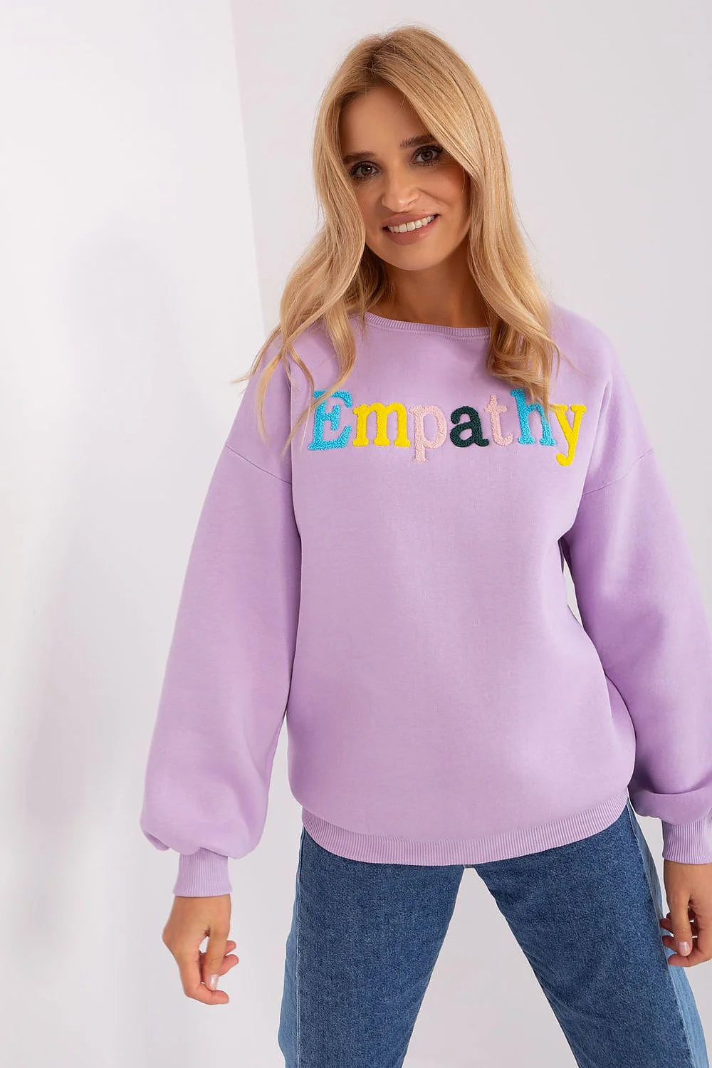 Sweatshirt pour femme Empathy motif brodé violet pastel coton polyester mixte casual quotidien coupe relaxée manches longues col rond poignets élastiques design moderne mode éthique