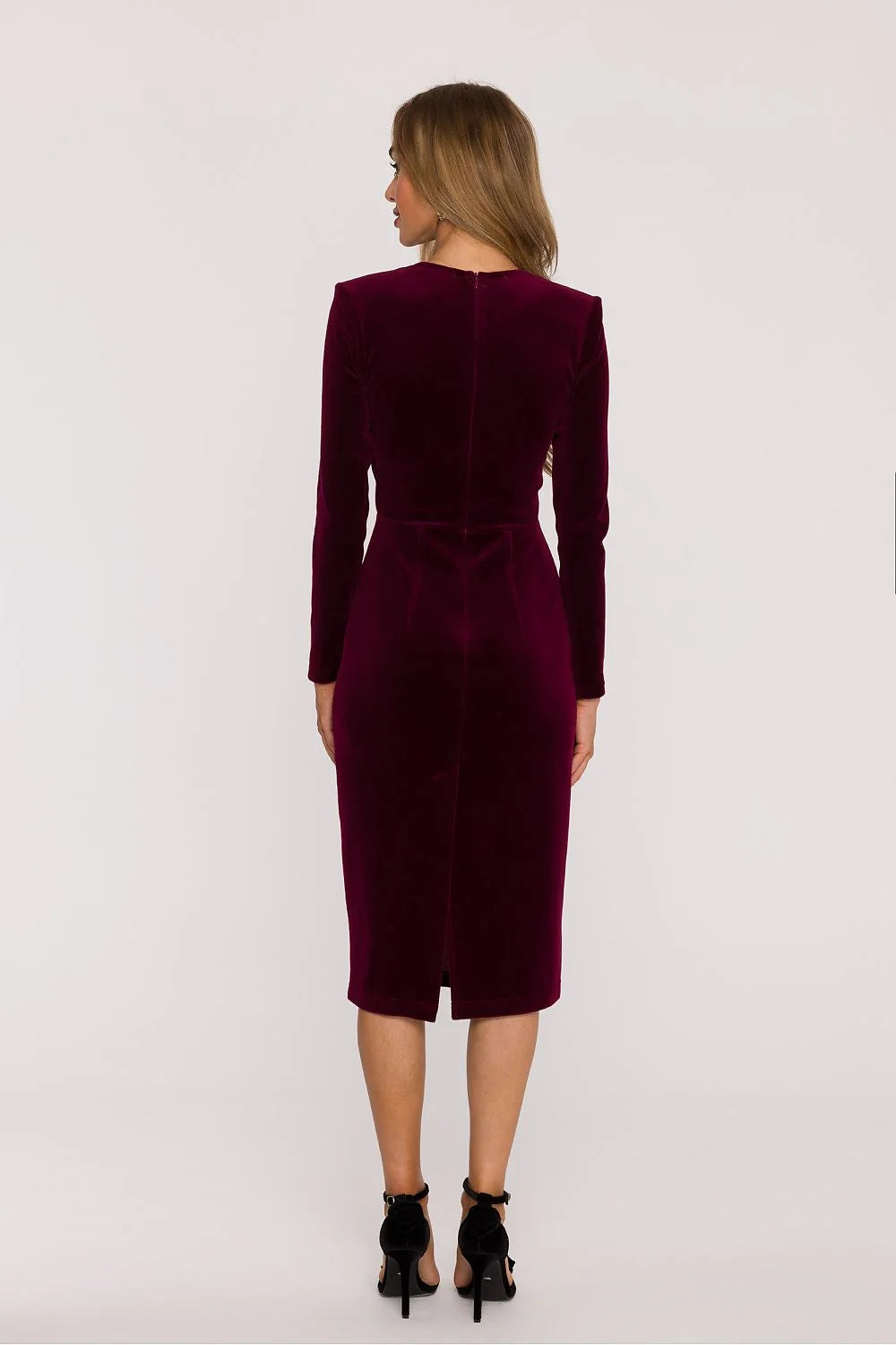 robe velours bordeaux midi fourreau manches longues encolure coeur coupe crayon ajustée taille marquée longueur genou luxueuse élégante