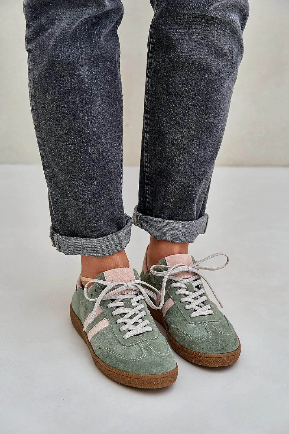 Chaussures de sport femmes daim naturel style moderne confortable couleur vert sauge rose pâle