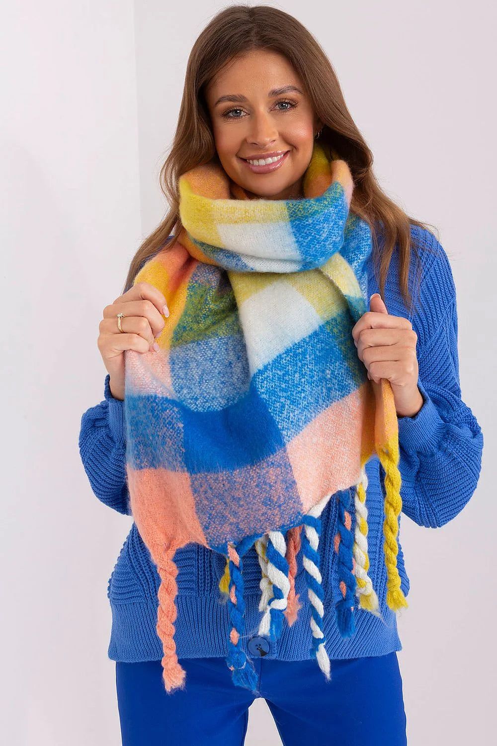 Écharpe longue colorée pour femme en tricot épais motif carreaux larges pompons torsadés style moderne hiver automne