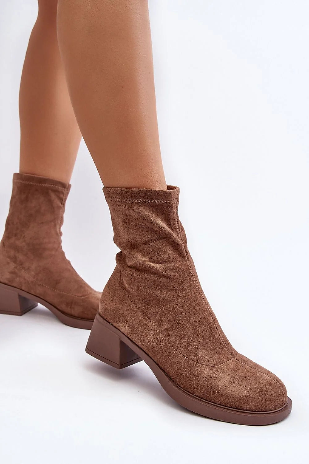 bottes suédine écolo camel talon bloc carré tige mi mollet bout arrondi facile semelle gomme adhérente confortable féminine