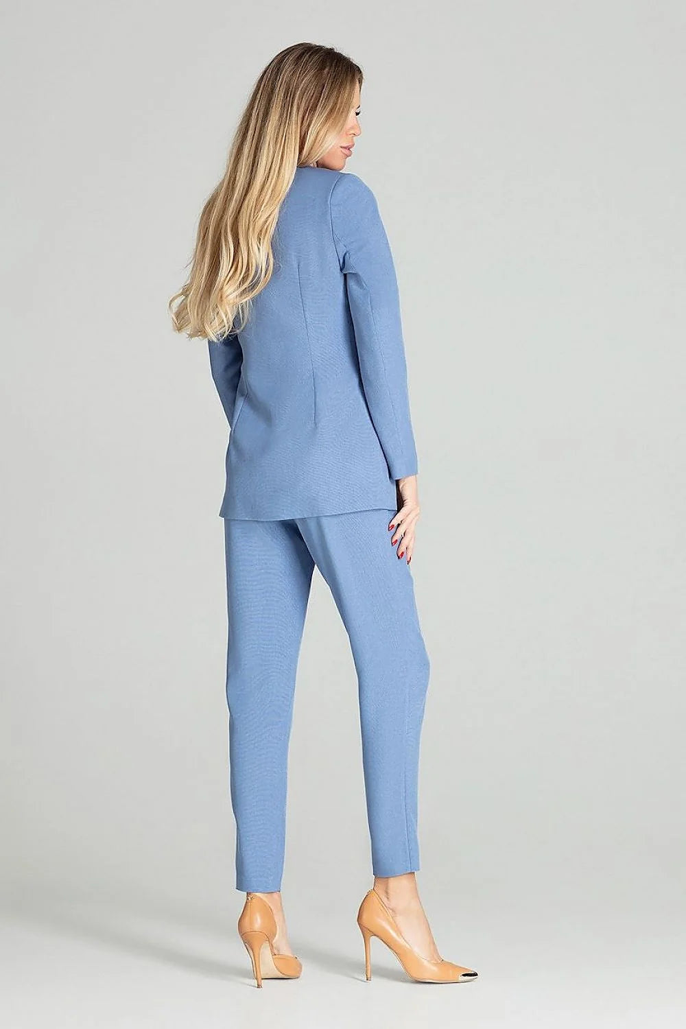 blazer femme bleu clair polyester ajustée cintrée élégant chic professionnel structuré revers boutons dorés manches longues fente épurée coordonné pantalon