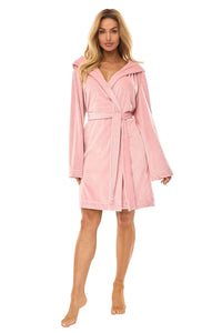 peignoir femme court kimono rose poudré velours côtelé doux capuche manches longues ceinture nouée poches latérales coupe genou droite cocooning