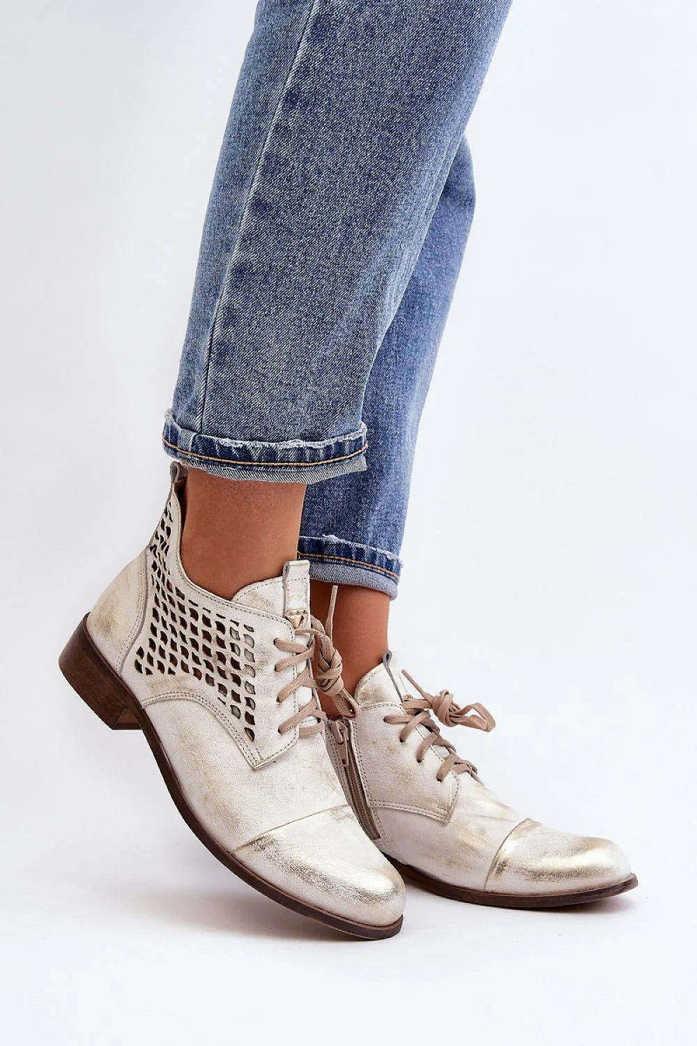 Bottes pour femmes modernes élégantes style hybride design ajouré cuir naturel talon plat lacets fermeture éclair