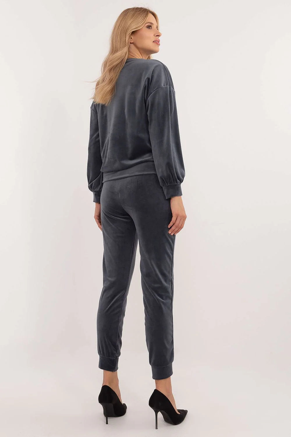 Ensemble de loungewear pour femme, velours gris anthracite, motif léopard, taille haute, pantalon jogger, sweatshirt manches longues, confortable et moderne