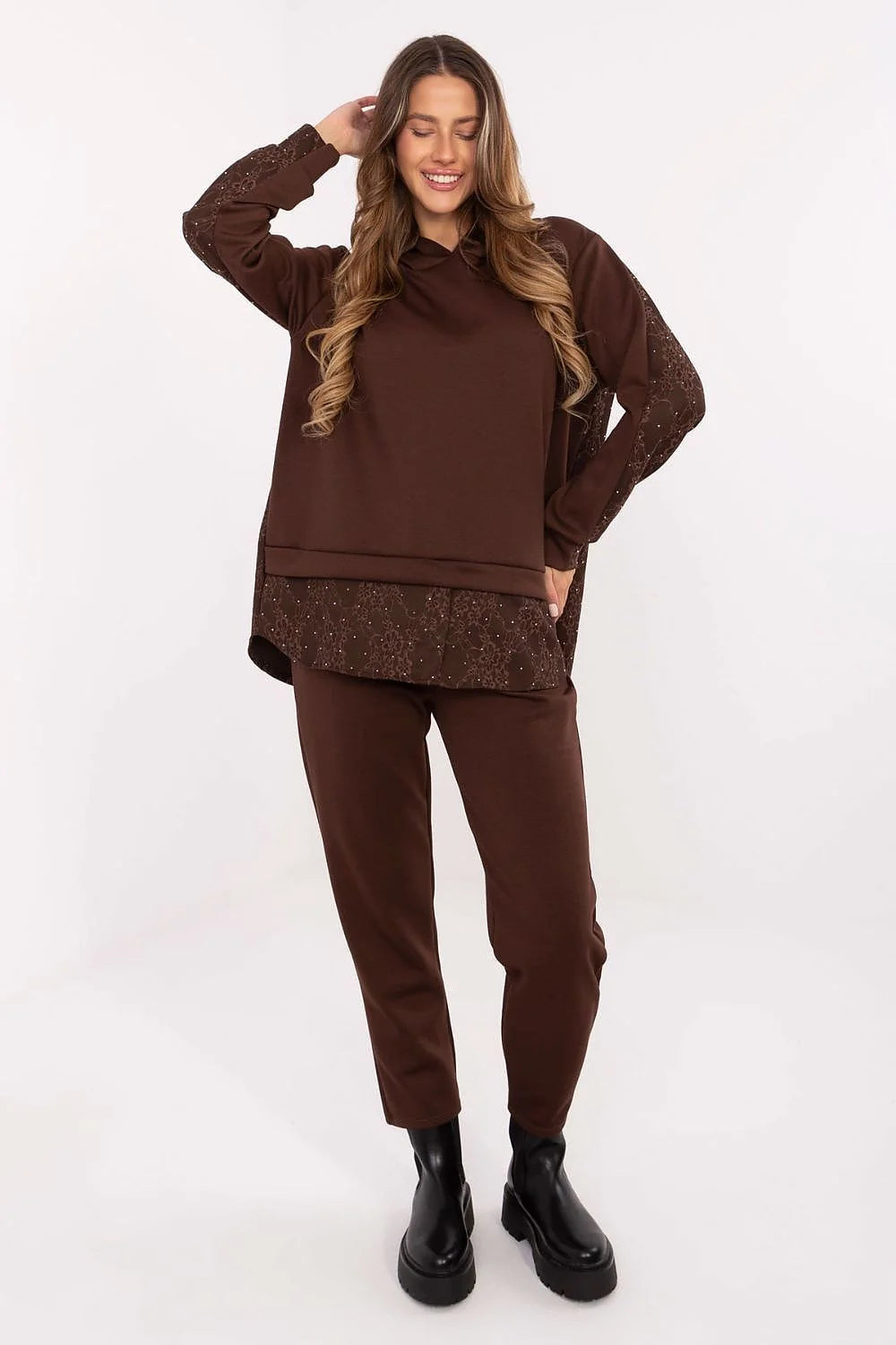 ensemble femme casual sweat capuche molleton chocolat broderie ajourée florale strass dentelle poches latérales pantalon fuselé viscose elasthanne