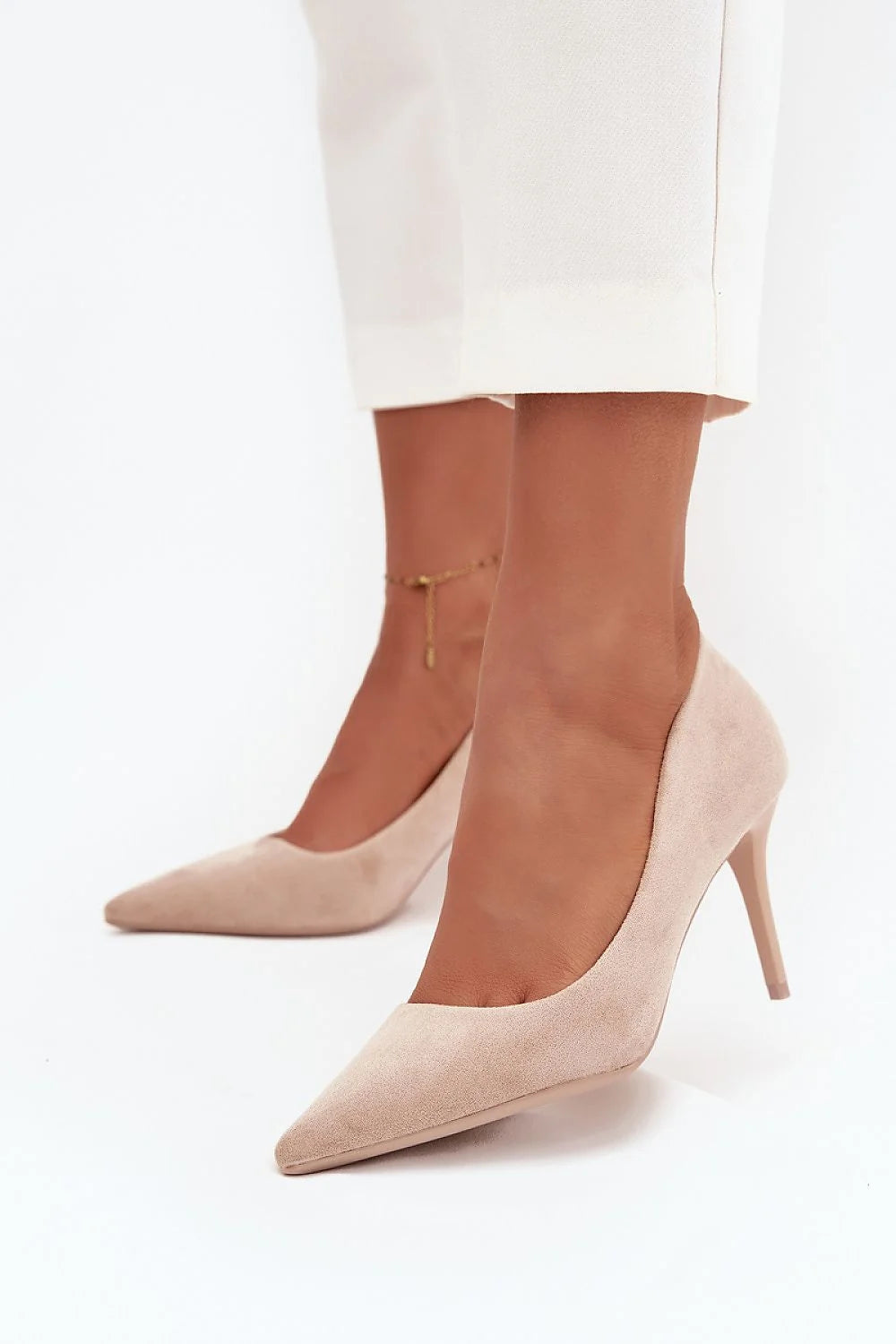 escarpins simili daim nude beige bout pointu talon aiguille hauteur85mm silhouette élancée semelle intérieure souple confortable minimaliste polyvalent cérémonie bureau