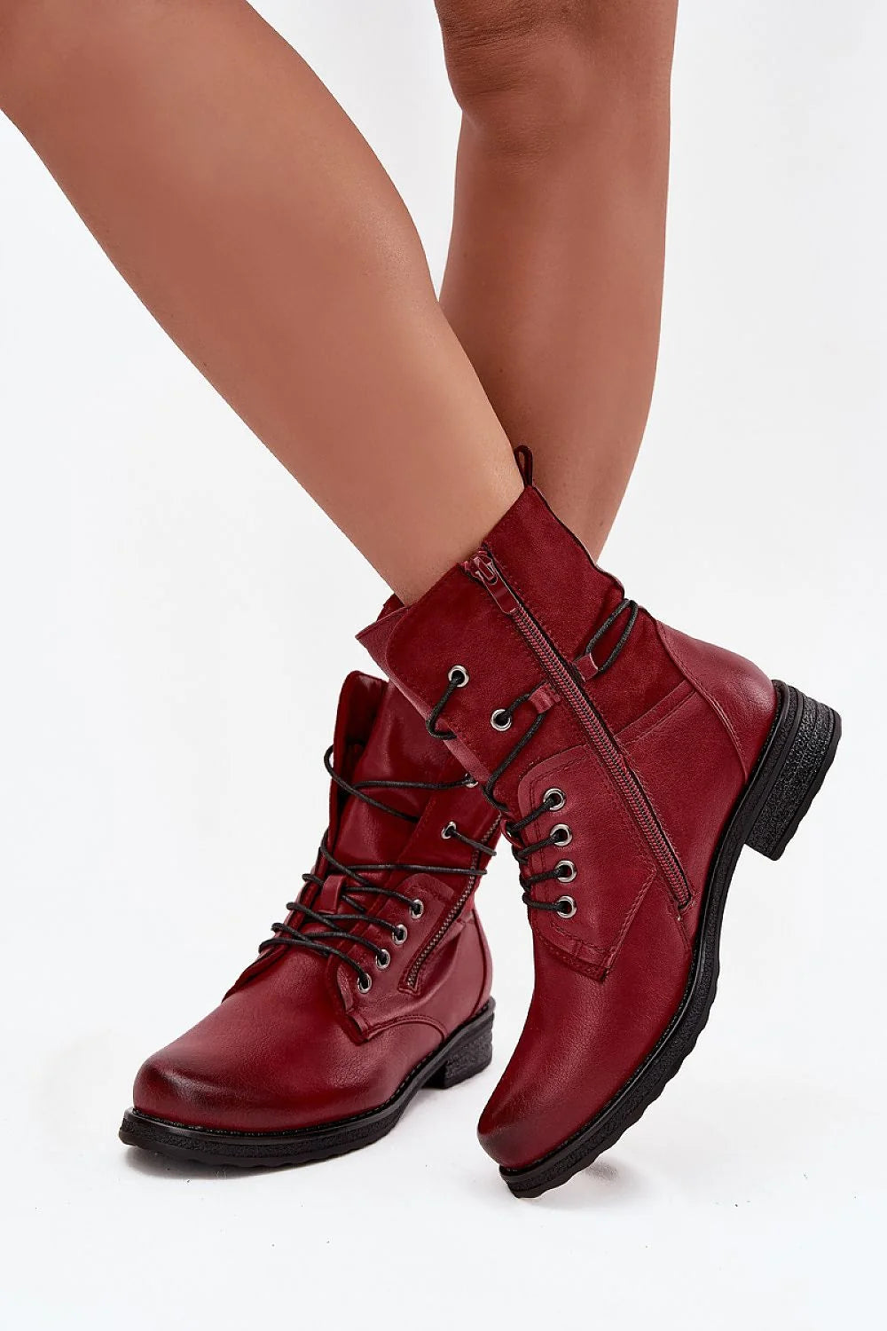 bottines montantes femme similicuir ecologique suede bordeaux bout rond lacets noirs metalliques double fermeture eclair laterale doublure fourrure semelle crantee