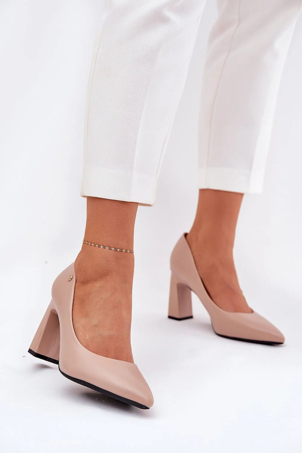 Escarpins talon large design élégant cuir écologique semelle douce confort talon 8.5 cm nude beige rosé femmes