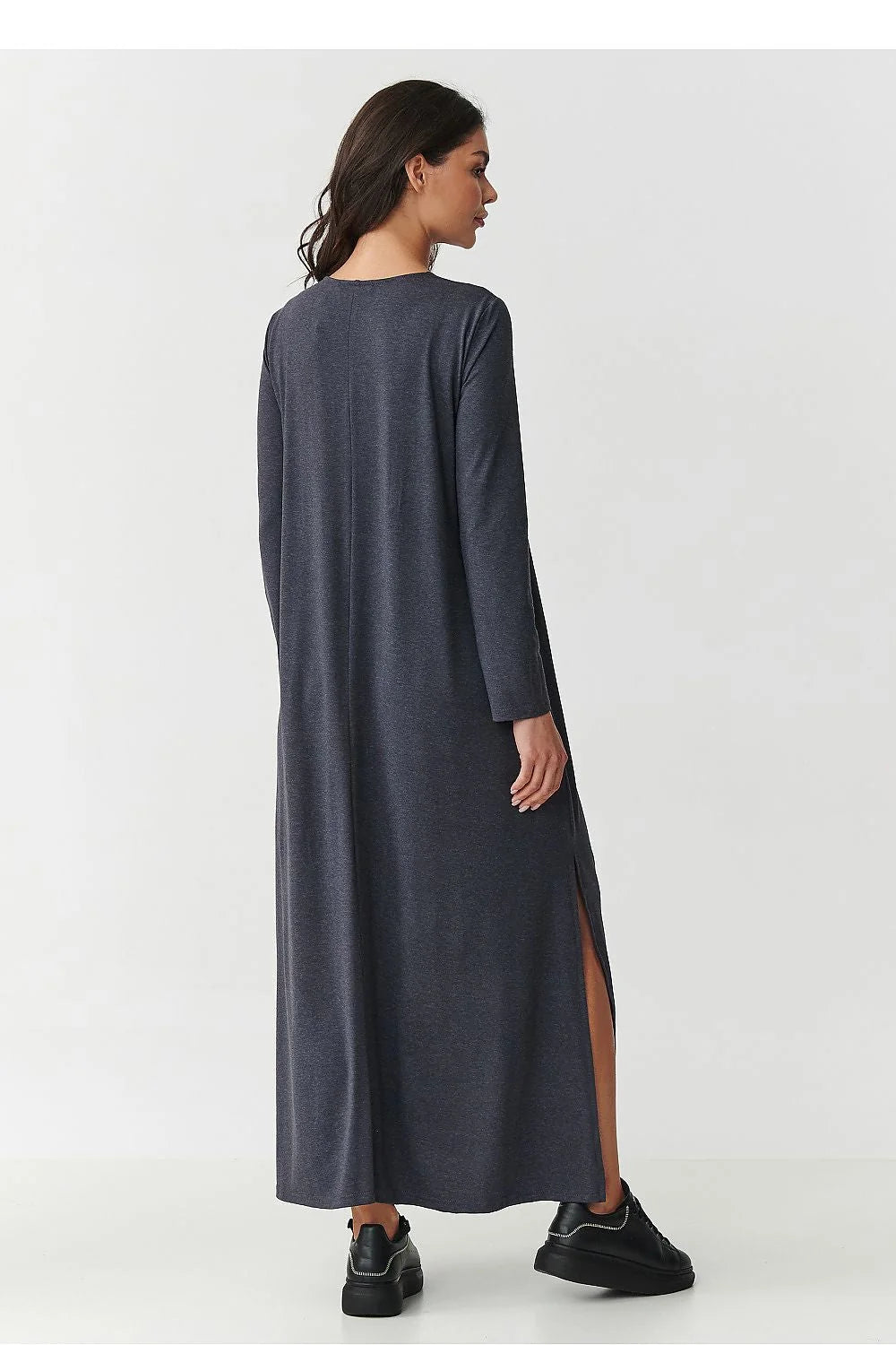 robe maxi longue viscose extensible élasthanne manches longues col V fentes latérales coupe légèrement évasée fluide tombé élégant minimaliste confortable