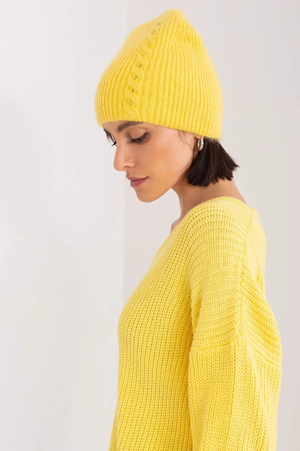 bonnet hiver chaud tressé acrylique angora jaune vif slouchy femme torsade strass dorés grosse maille extensible confortable élégant isolant thermique