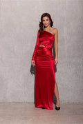 Robe longue élégante pour femme, style asymétrique, manche longue, épaule nue, tissu satiné rouge vif, fente haute, occasion soirée
