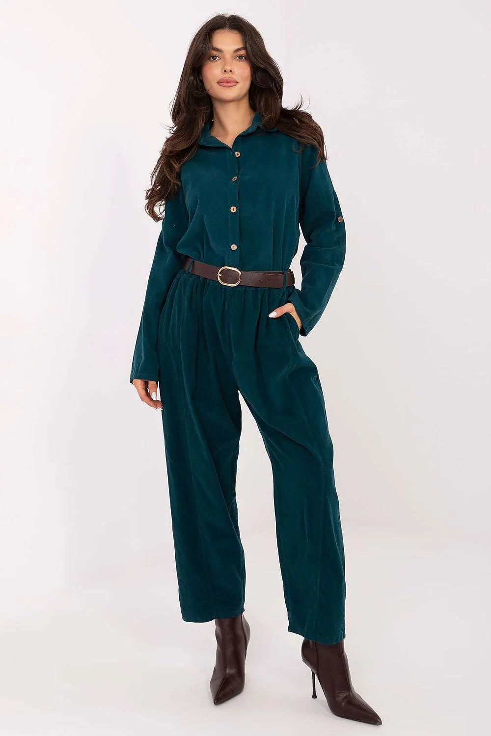 combinaison velours côtelé bleu canard coupe ample décontractée tombé structuré col classique manches longues fermeture boutonnée taille élastiquée