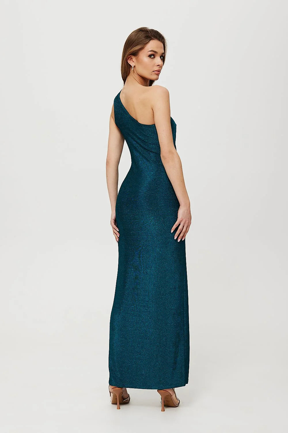 Robe longue Makover asymétrique épaule nue maille métallique bleu pétrole occasion spéciale soirée élégance femmes
