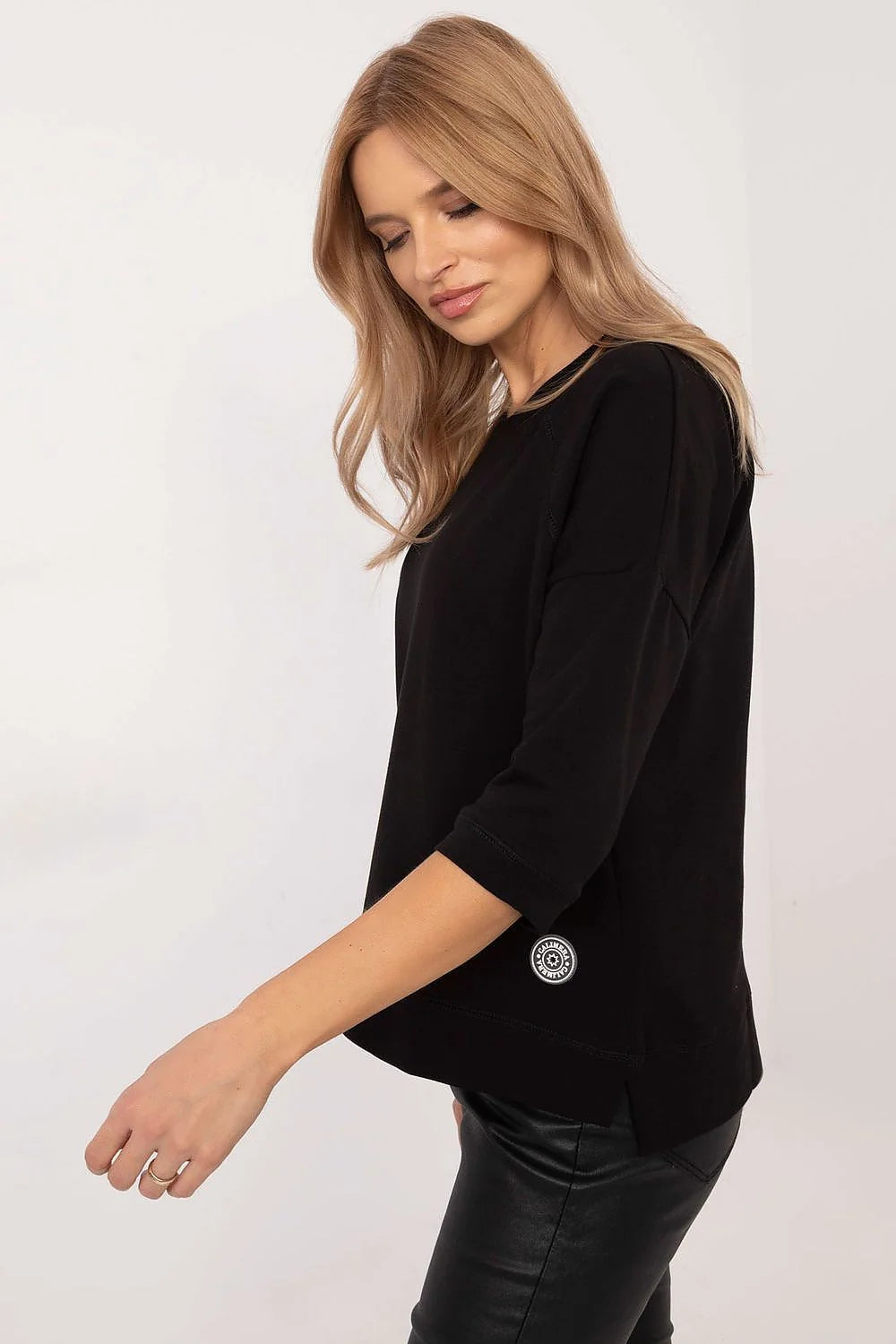 Sweatshirt décontracté pour femme en noir, col rond, manches 3/4, style minimaliste, confortable et polyvalent