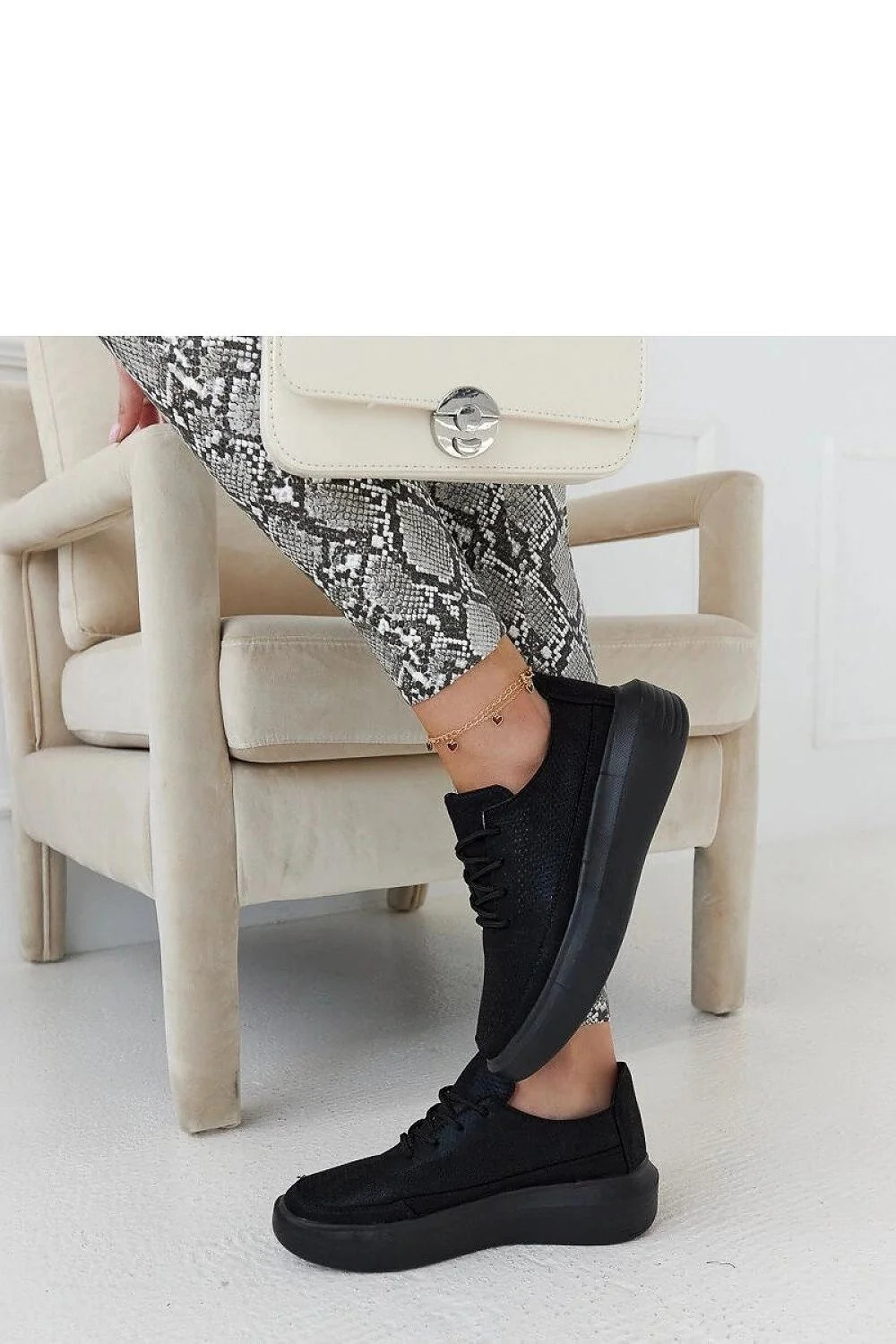baskets noires plateforme Lori femme maille respirante semelle caoutchouc épaisse adhérente confortable minimaliste épurée polyvalente urbaine légère stable lacets ajustables