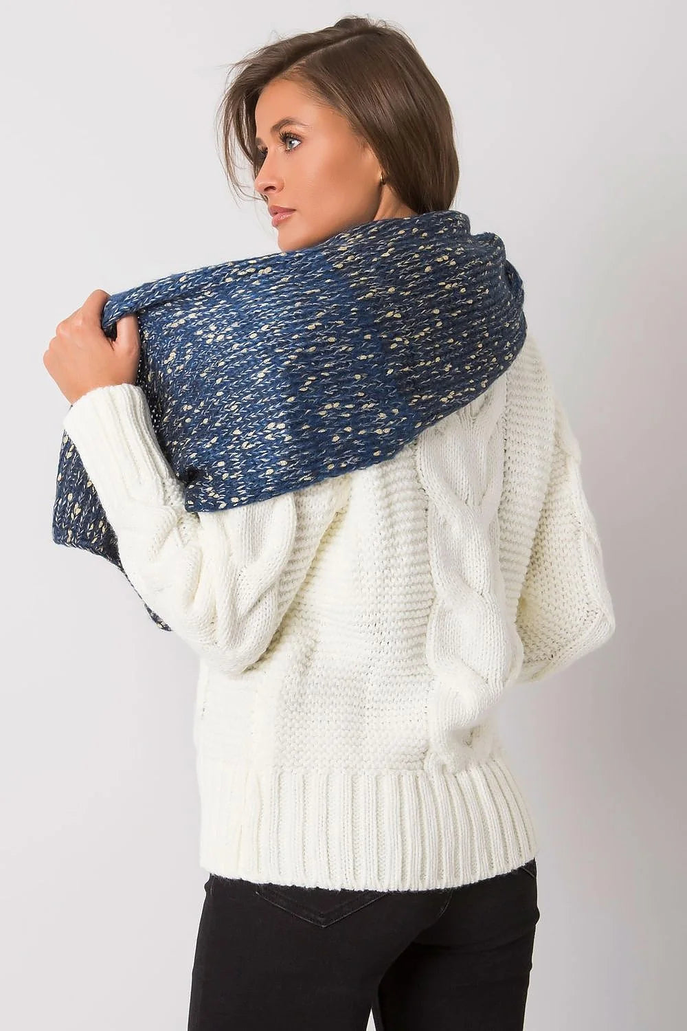 Écharpe châle tubulaire acrylique élégante torsadée chaude douce pour un hiver stylé et confortable