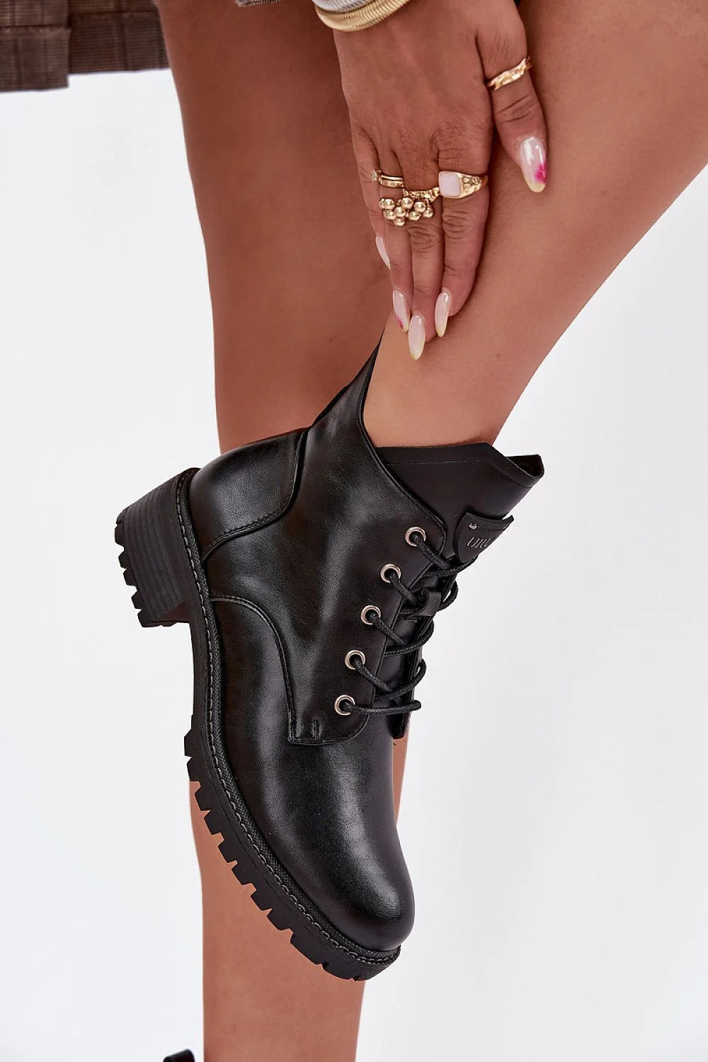bottines femme Vinceza cuir synthétique noir lacées zip talon bloc bas semelle crantée antidérapante bout rond doublée chaude