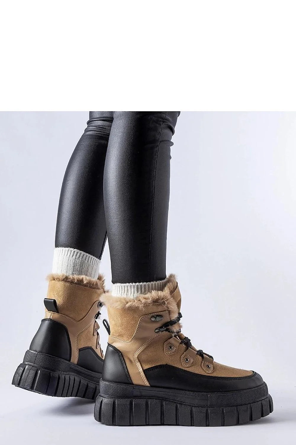 Bottes femmes hiver automne daim fourrure lacet métal résistant rugged urbain élégant style mode chaussures