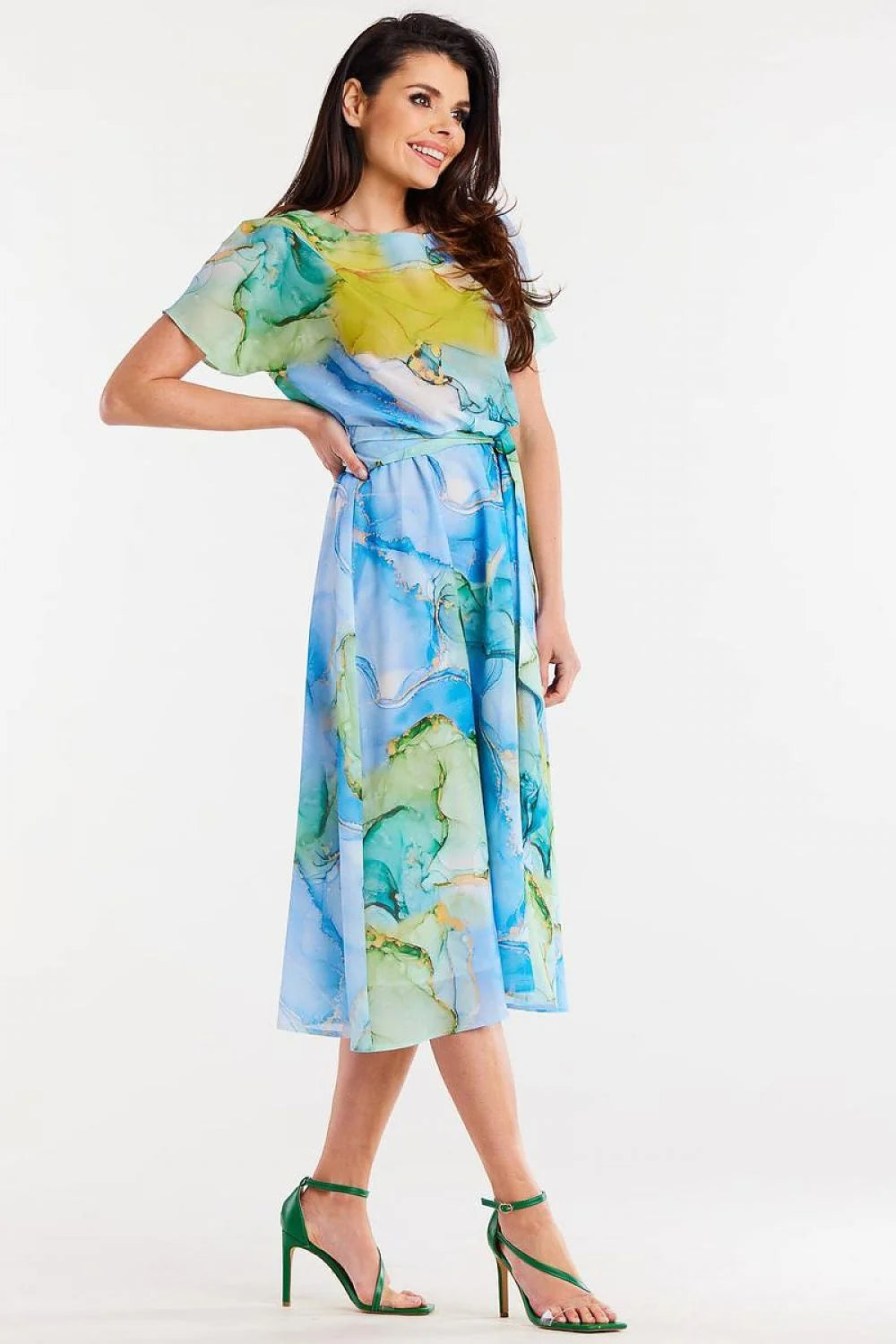 Robe de jour awama en mousseline imprimé marbré bleu vert jaune manches courtes encolure ronde taille ajustable femme été