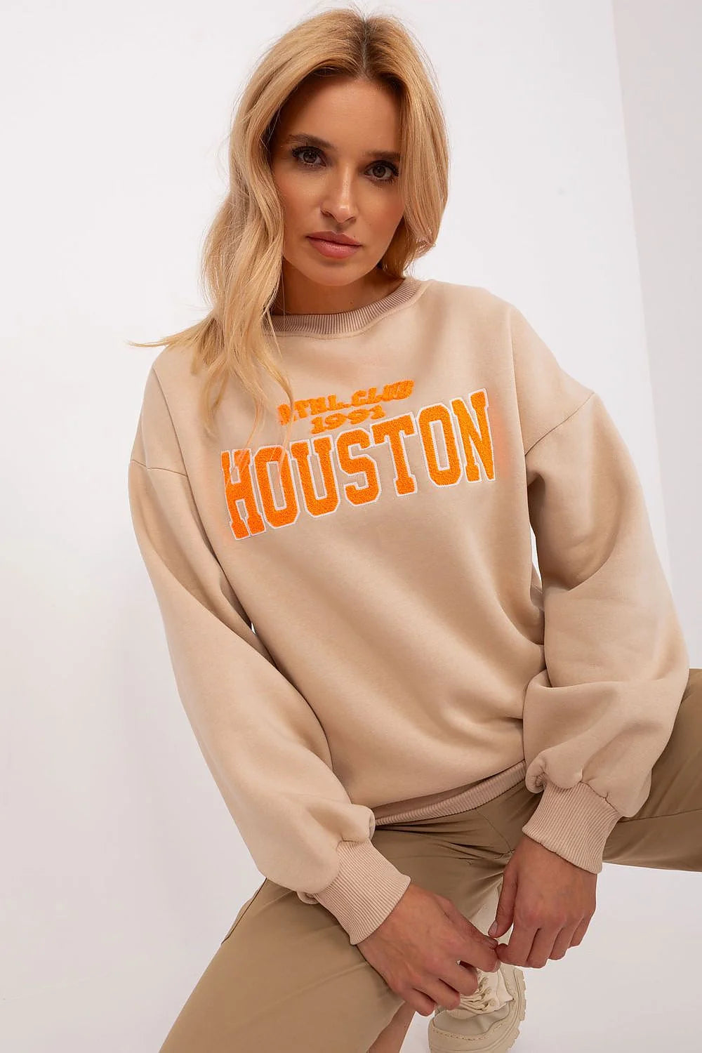Sweatshirt Houston 1994 pour femmes, style casual urbain, beige orange, coton polyester, manches longues, col rond, finition côtelée, prix usine