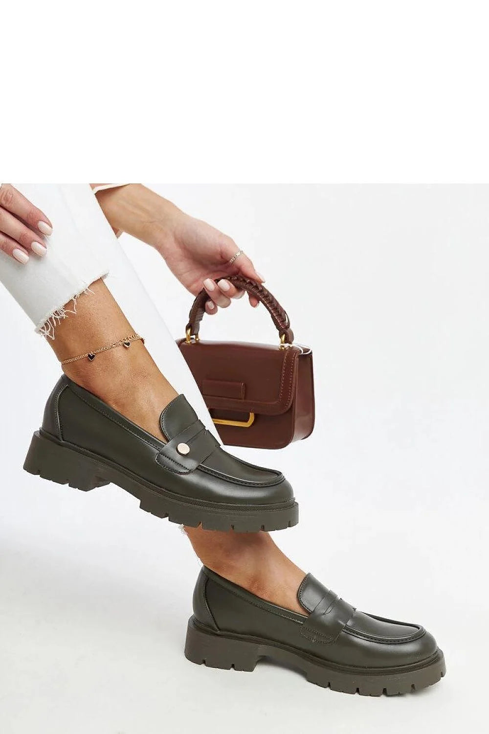 Mocassins femmes élégance confort cuir simili vert olive profond design moderne bout arrondi semelle épaisse crantée charme cœur