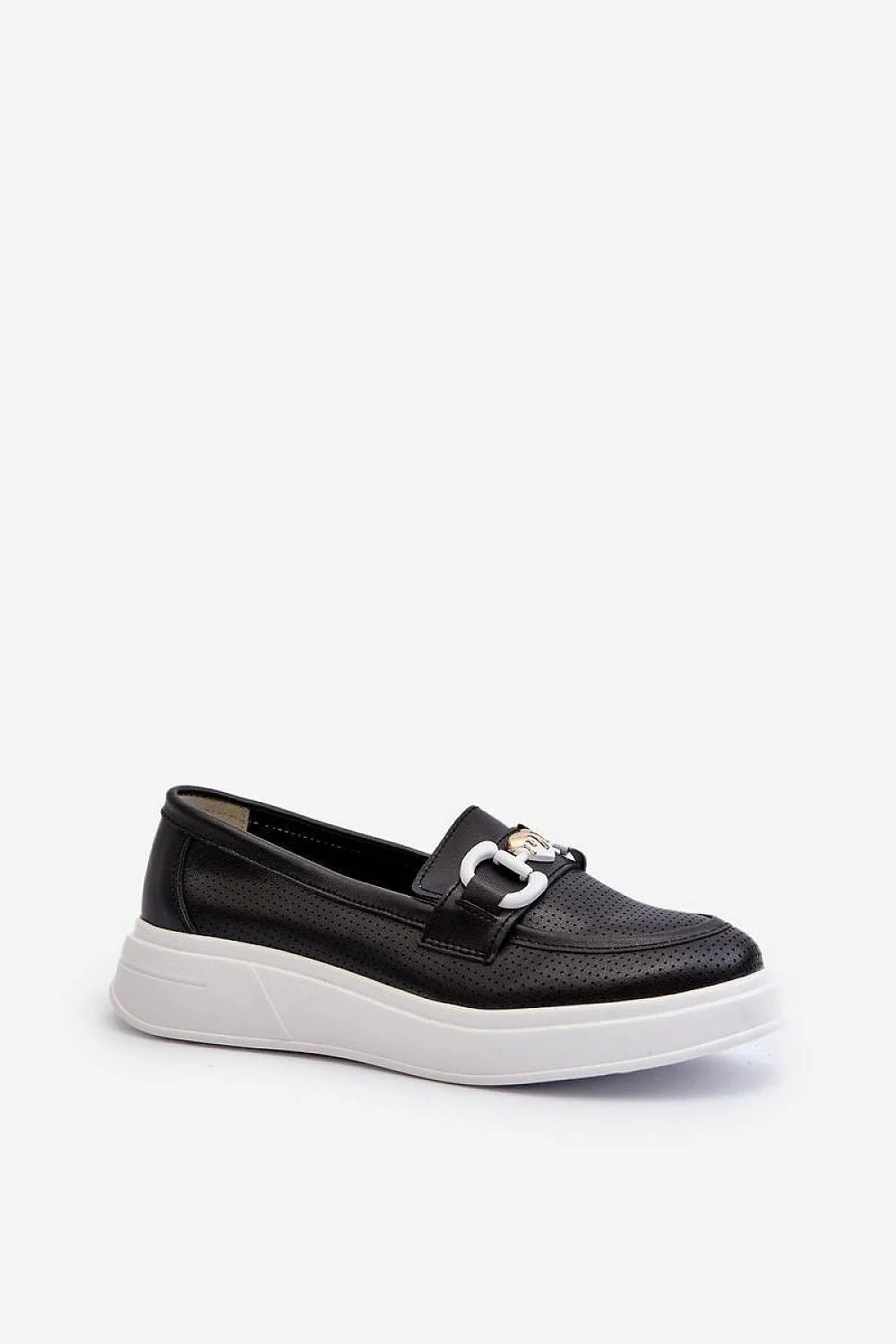Mocassins pour femmes Step in style, design moderne, cuir perforé noir, semelle épaisse blanche, détails dorés, confort et style, tailles disponibles