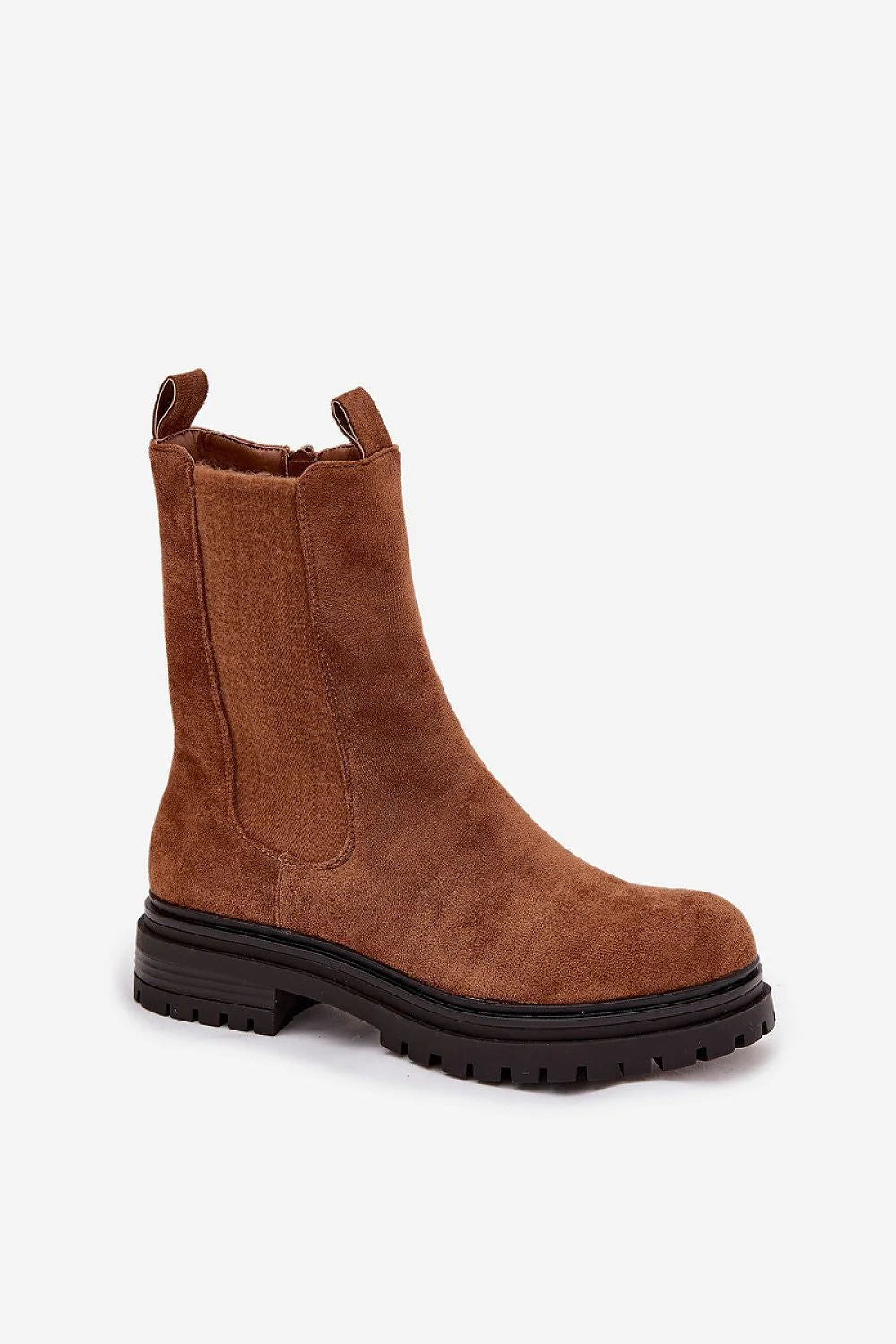 bottines chelsea femme suédine cognac mi mollet bout rond plateforme crantée semelle noire fermeture zippée latérale languette tirage talon plat