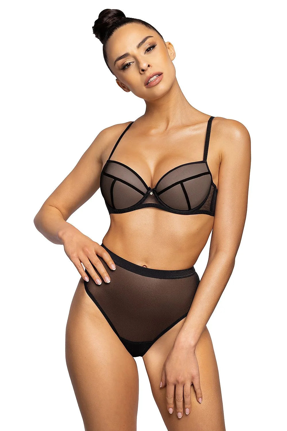 Soutien-gorge push-up élégant en tulle noir transparent, bretelles ajustables, pendentif métallique, coupe balconnet, lingerie féminine