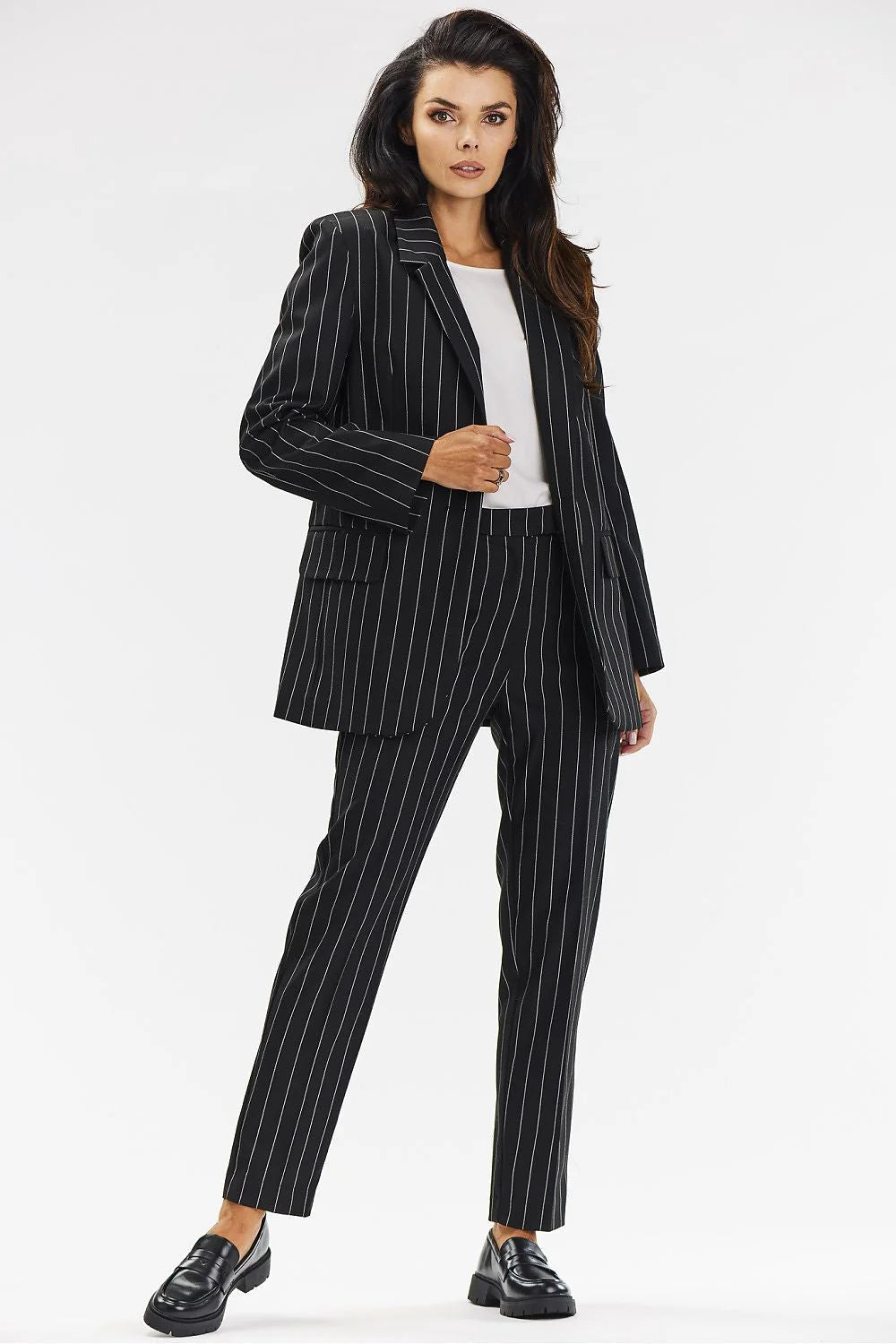 Blazer et pantalon femme Awama tailleur classique rayures fines coupe ample élégance intemporelle polyester polyvalent professionnel formel