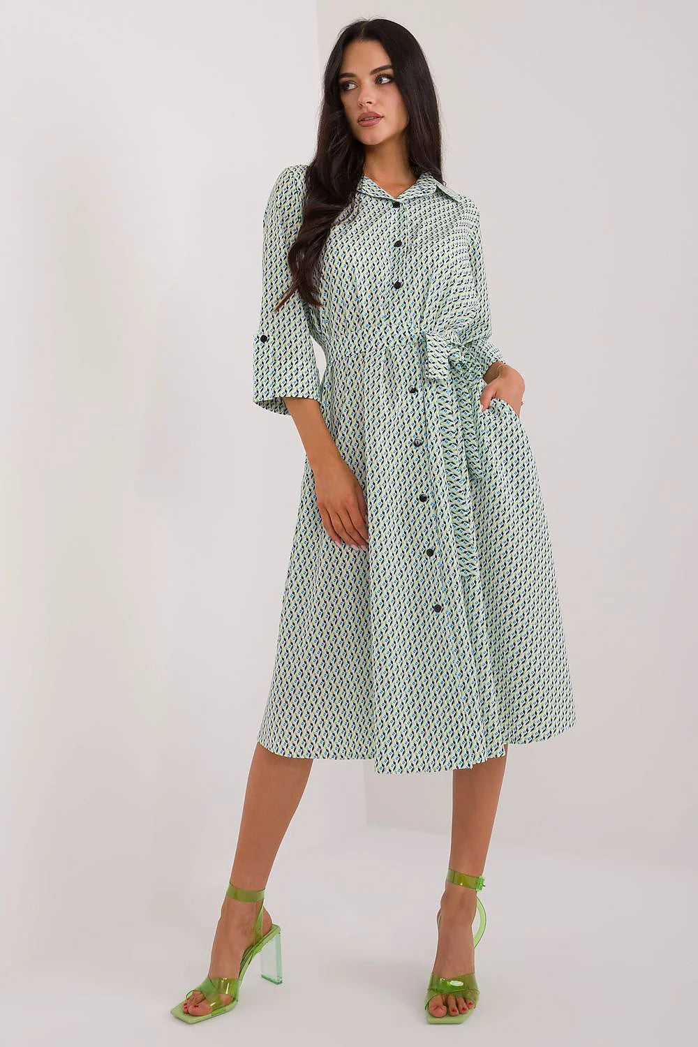 Robe féminine midi manches 3/4 col classique tissu léger polyester elasthanne motif géométrique verte bleue blanche occasion quotidienne travail