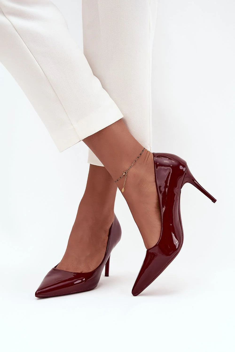 escarpins femme simili cuir verni bordeaux profond bout pointu talon aiguille 9cm silhouette affinée semelle fine