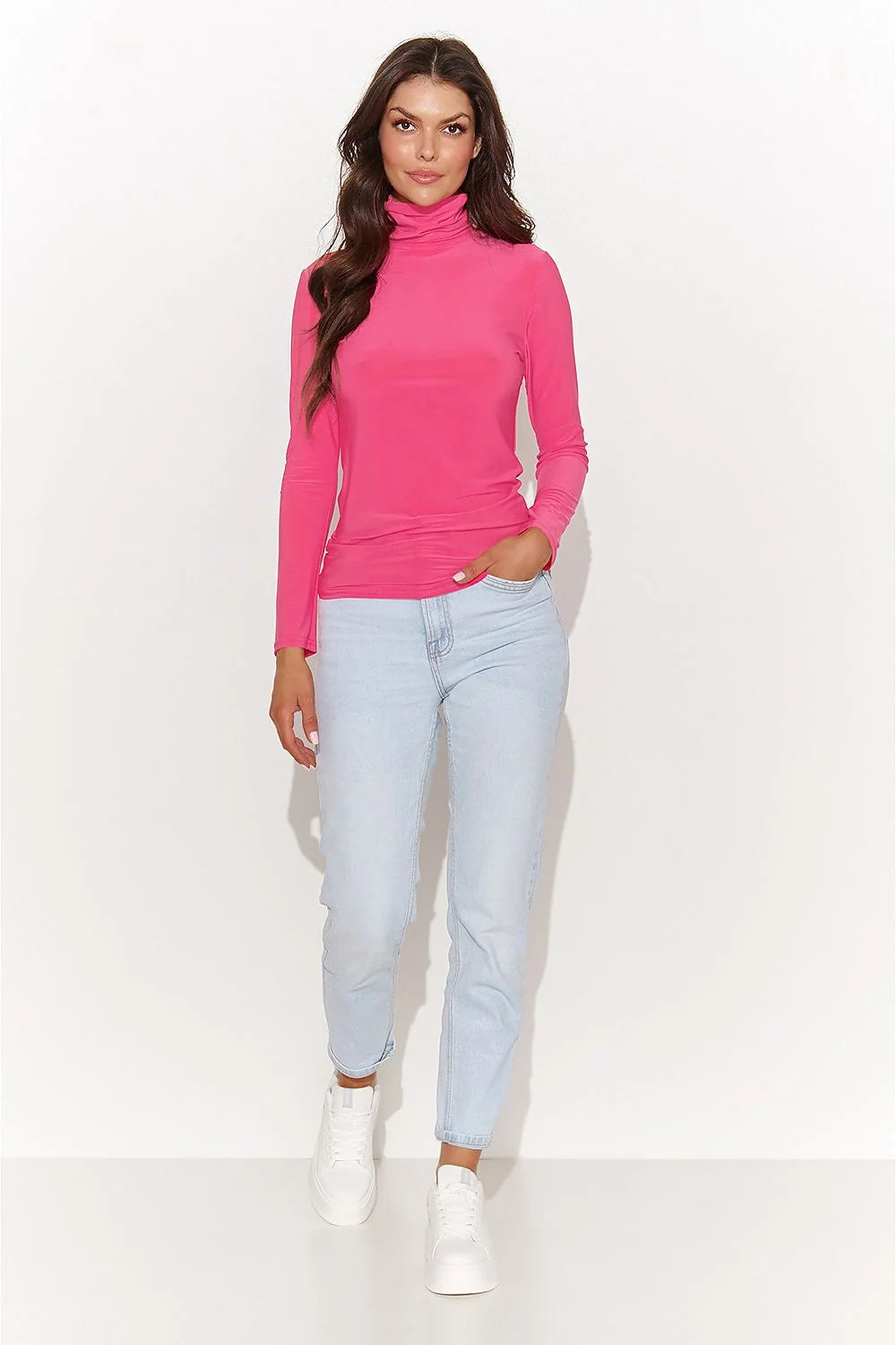 Col roulé femme chemisier Numinou tissu extensible rose vif manches longues ajusté épuré style moderne