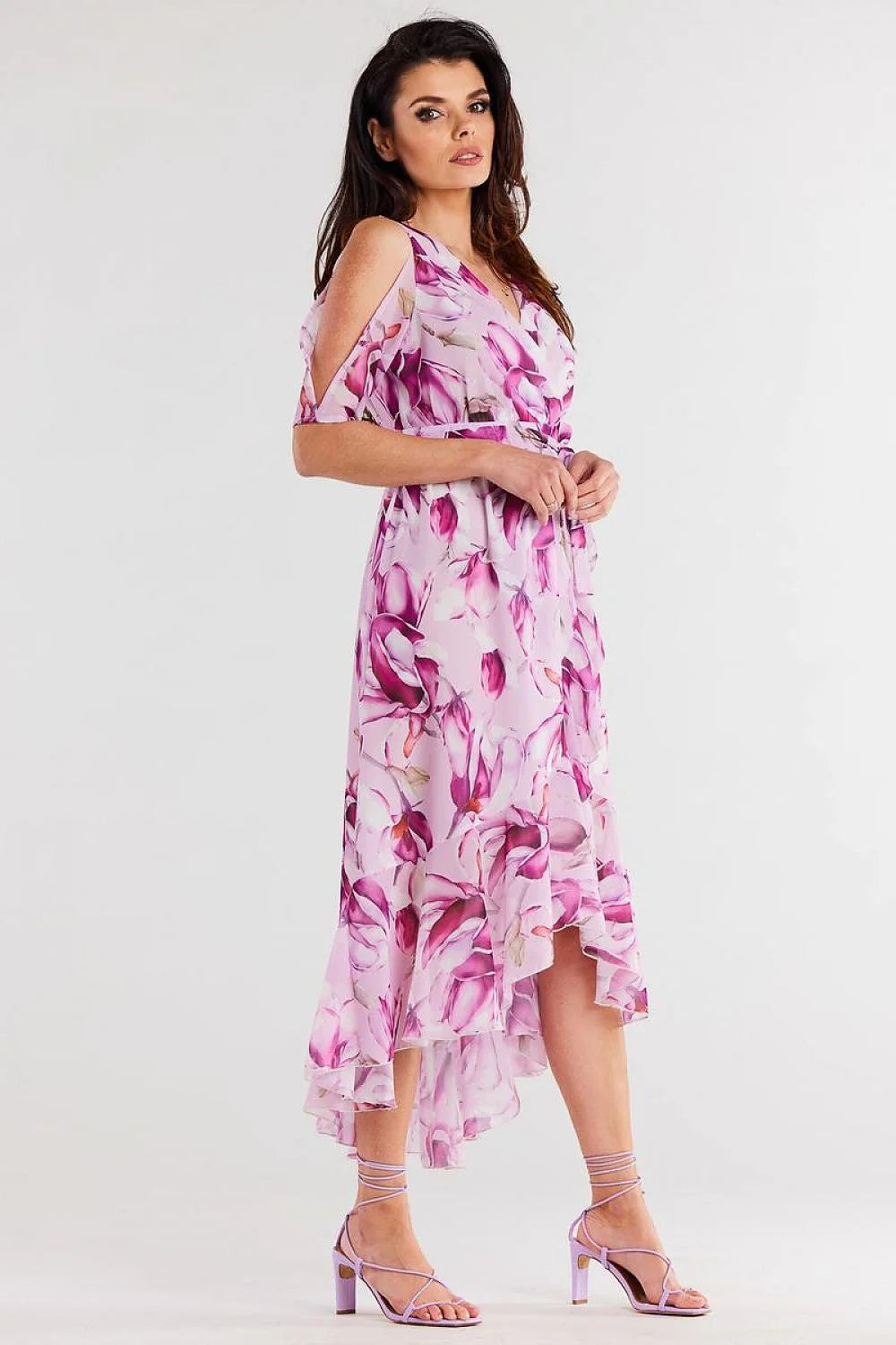 Robe élégante pour femme motifs floraux coupe asymétrique tissu léger manches courtes encolure V ceinture assortie