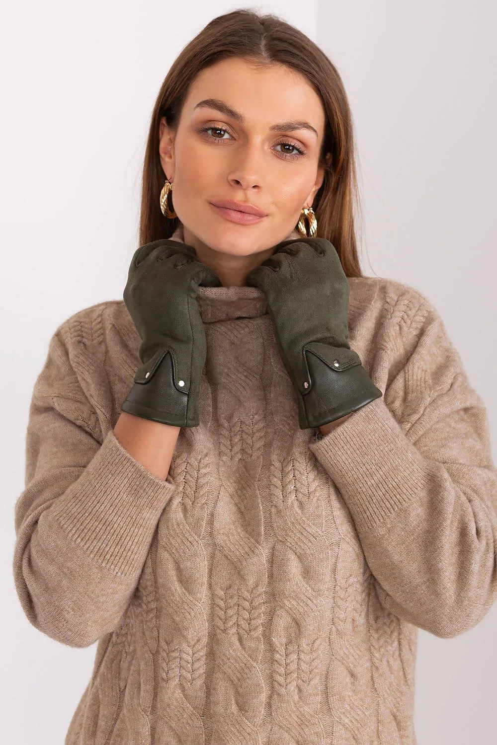 Gants élégants pour femmes en daim vert olive fleur brodée manchons cuir lisse boutons pression polyester spandex